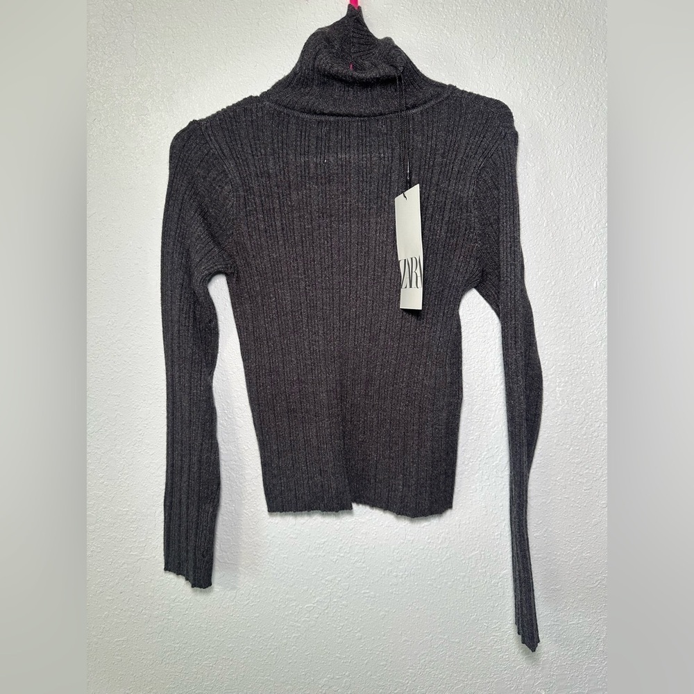 Zara kids long sleeve turtleneck sweater. Size 6-7 dark gray/ black